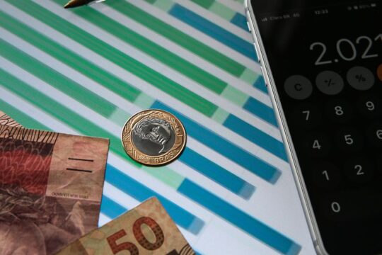 Mercado financeiro reduz projeção da inflação para 5,30%