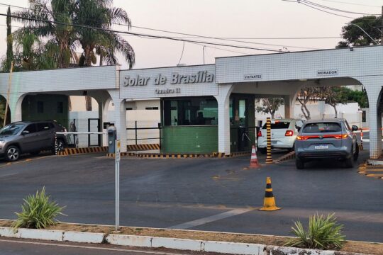 Moraes suspende visitas a Bolsonaro na prisão domiciliar