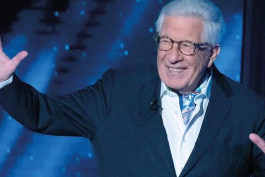 Morre Peppino di Capri, ícone da música italiana, aos 86 anos