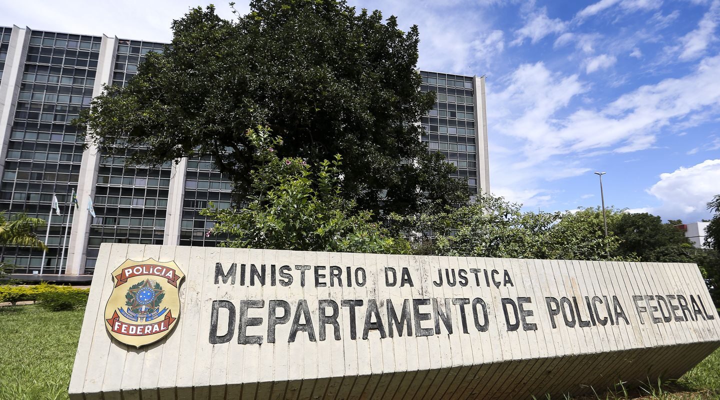 PF mira empresário suspeito de intimidar jornalistas no caso Master
