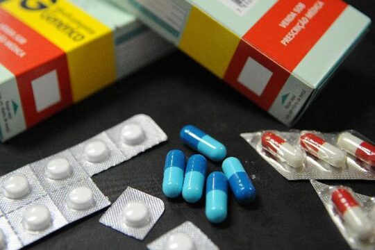 Preços de medicamentos podem variar mais de 2.400% em farmácias de SP