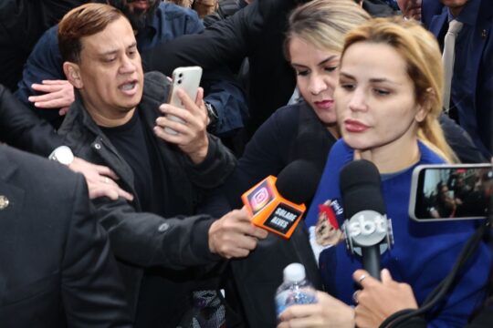 STJ mantém prisão da influenciadora Deolane Bezerra