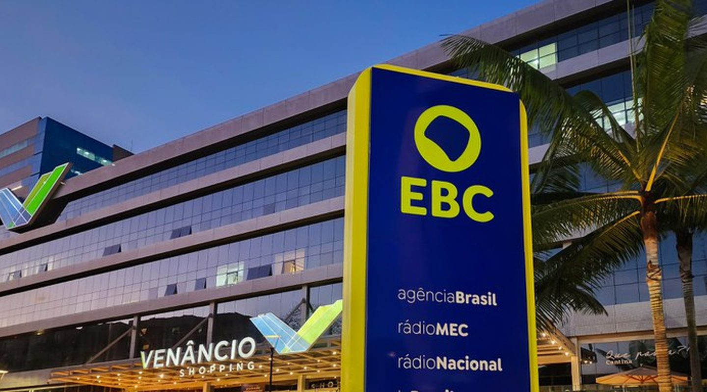 Sindicato pede ao TSE ingresso em ação da EBC contra remoção do acervo