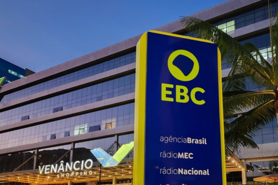 Sindicato pede ao TSE ingresso em ação da EBC contra remoção do acervo