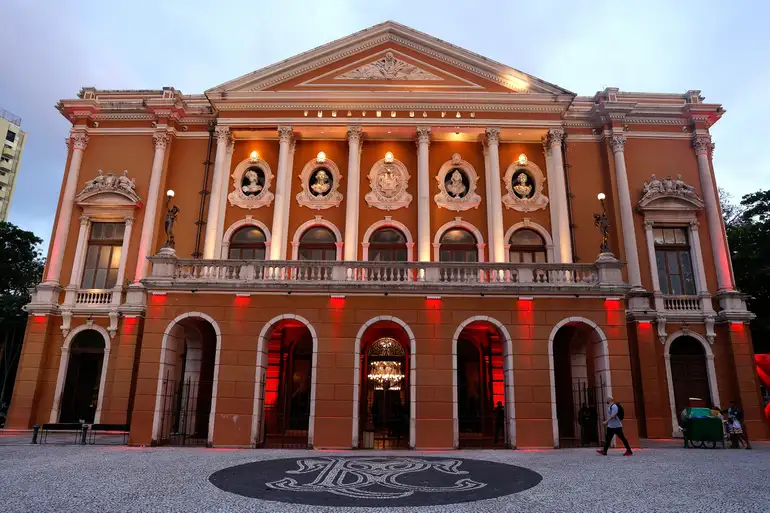 Theatro da Paz oferece visitação gratuita após reconhecimento da Unesco