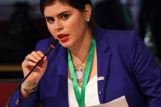 Brasileira defende mais influência dos jovens nas decisões da COP17