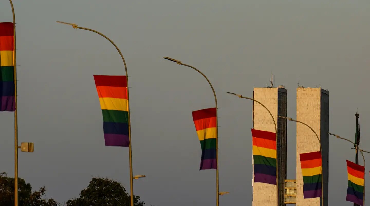Candidaturas LGBT+ têm recorde em 2026 e se espalham por mais partidos