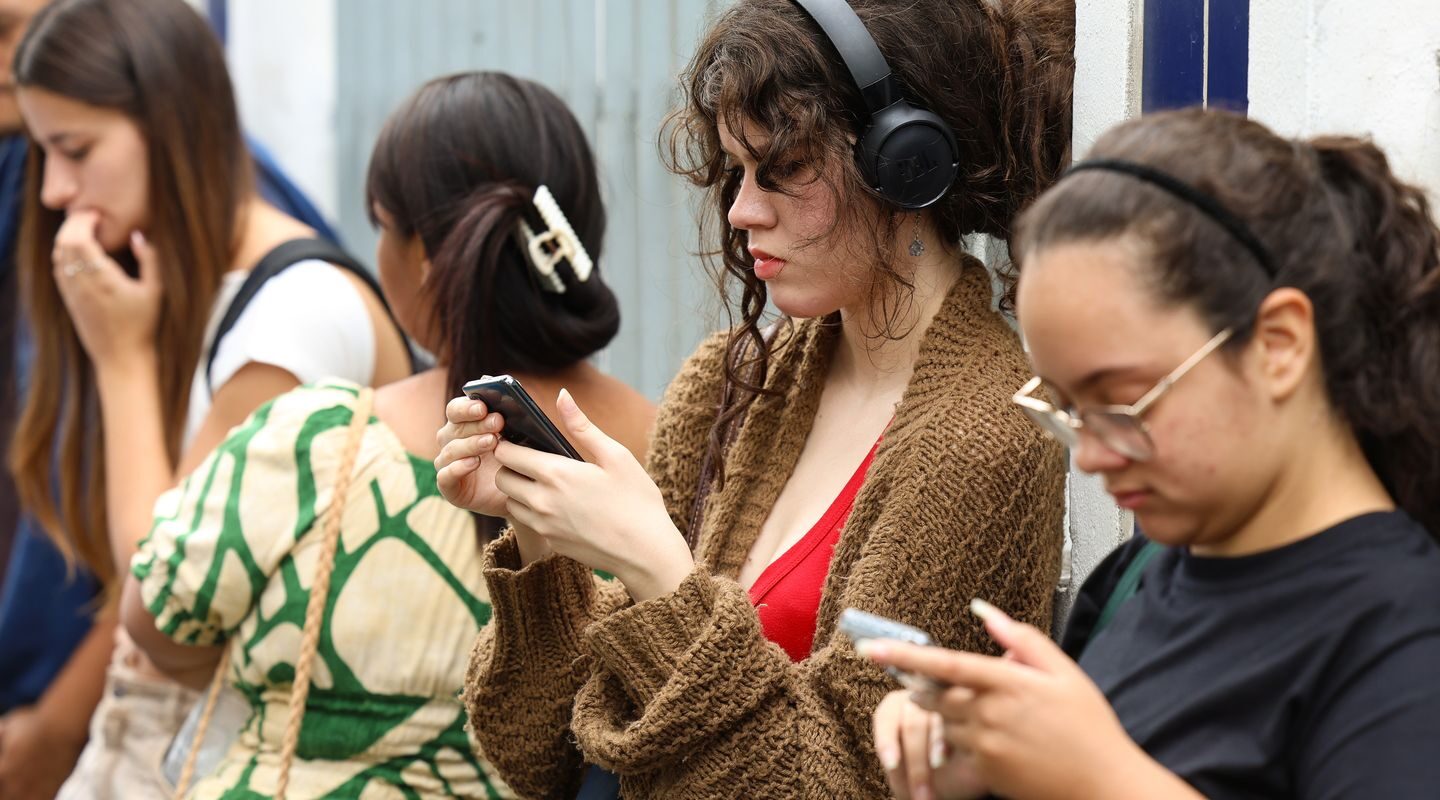 Desigualdades marcam formalização do trabalho entre jovens brasileiros