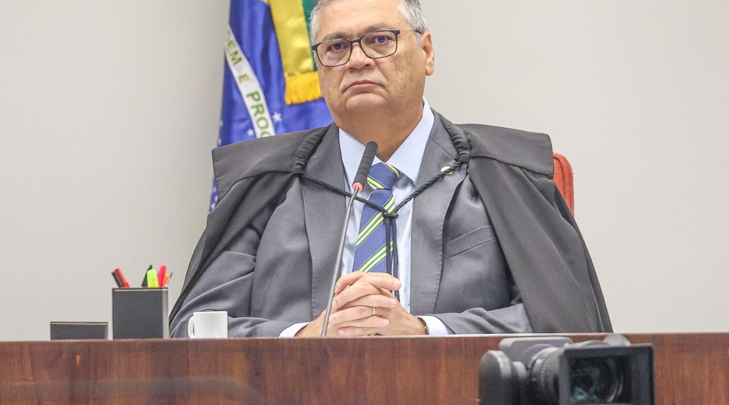 Dino determina afastamento do presidente do TCE do Maranhão