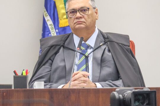 Dino determina afastamento do presidente do TCE do Maranhão