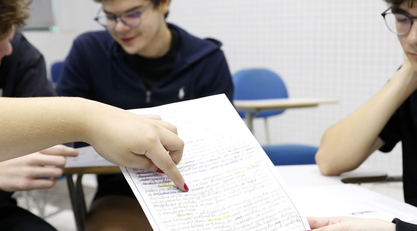 Encceja 2026: alunos já podem consultar cartilha de redação