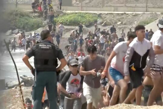 Espanha cita grupos “reacionários” e fake news em imigração em Ceuta