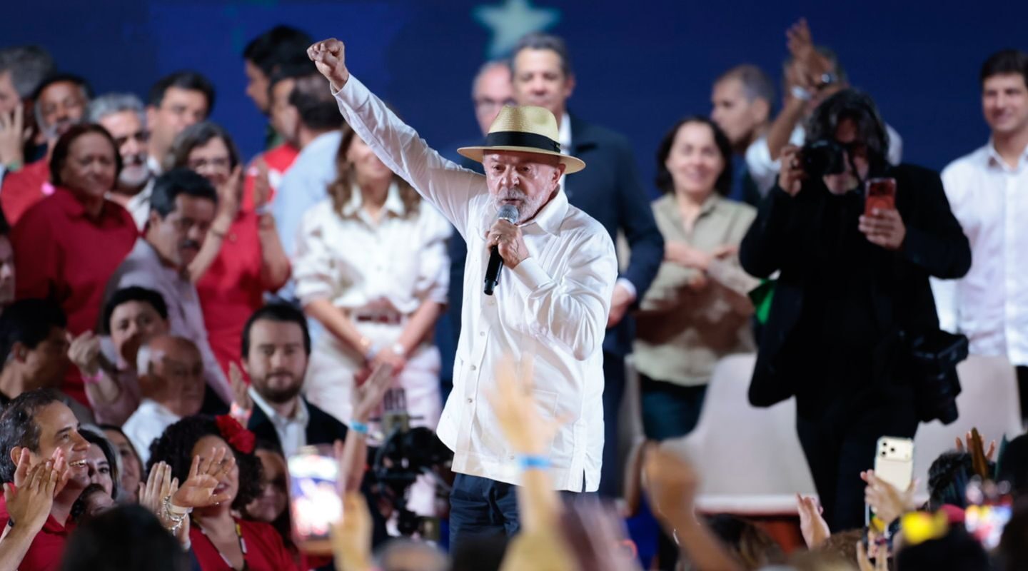 PT oficializa candidatura de Lula à Presidência