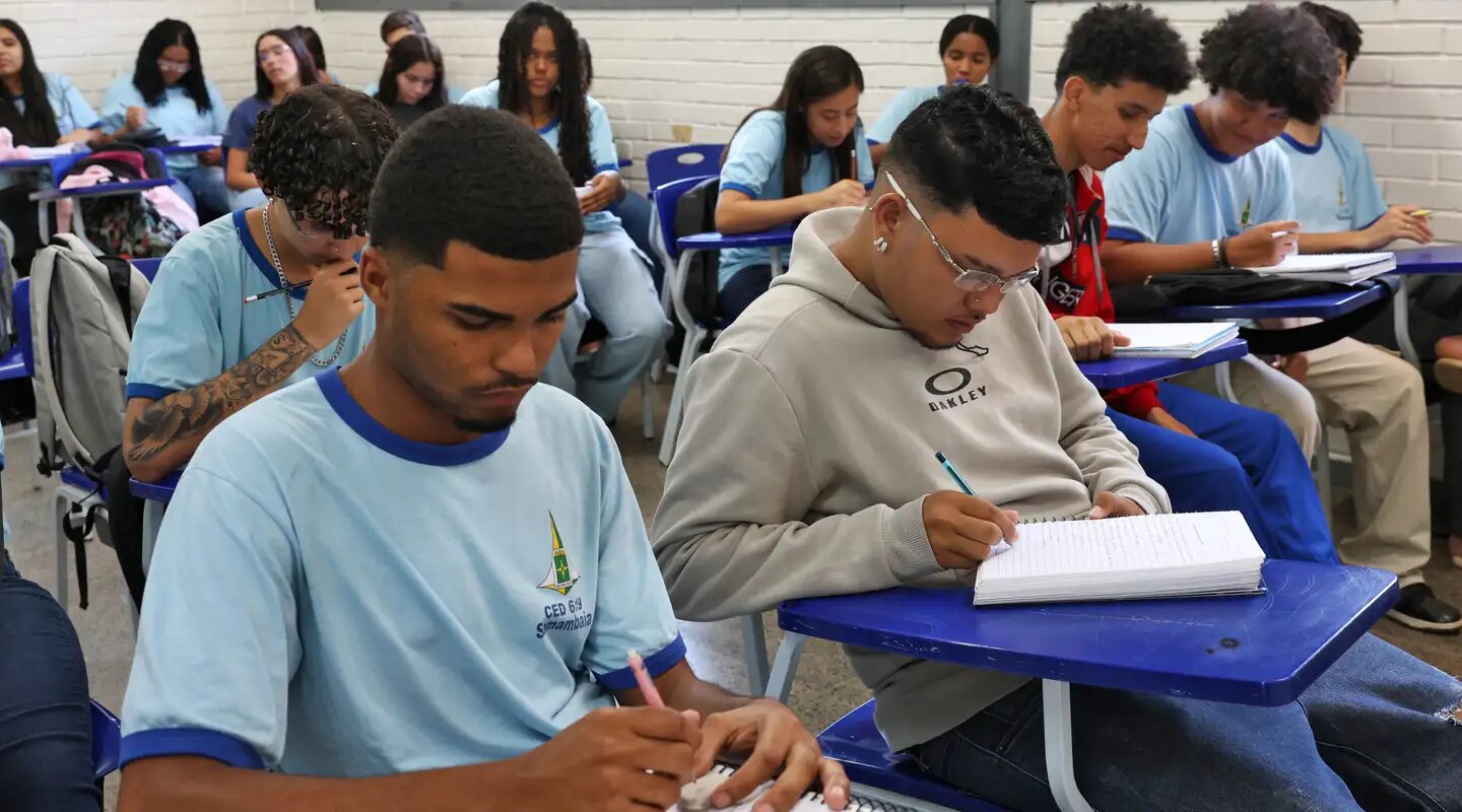 Pé-de-Meia: nascidos em novembro e dezembro recebem parcela de R$ 200
