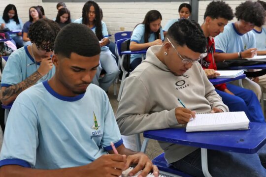 Pé-de-Meia: nascidos em novembro e dezembro recebem parcela de R$ 200