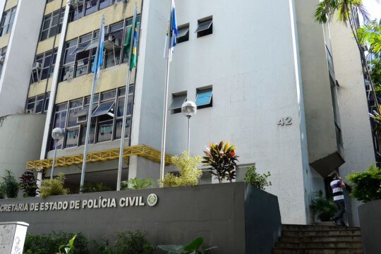 Polícia do Rio faz operações para prender dezenas de integrantes do CV