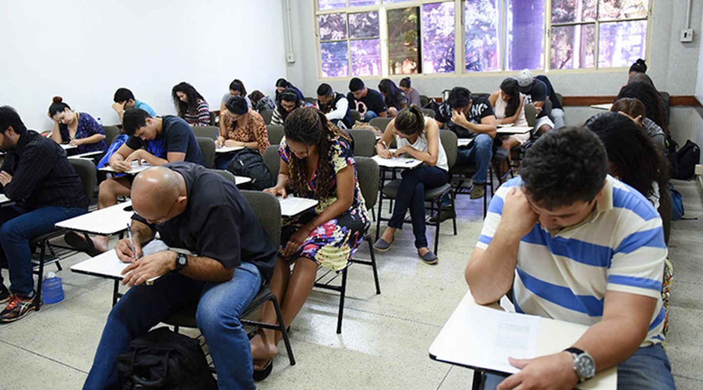 Provas do Encceja são realizadas neste domingo em todo o país