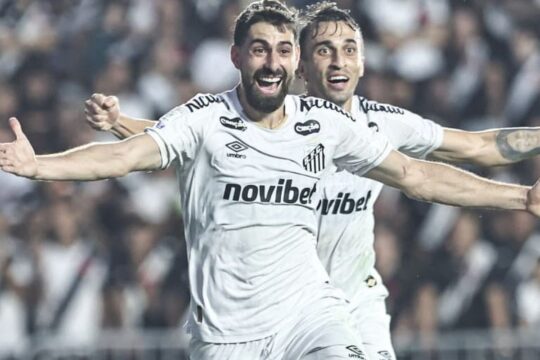 Santos desencanta no 2º tempo e atropela o Vasco pelo Brasileirão
