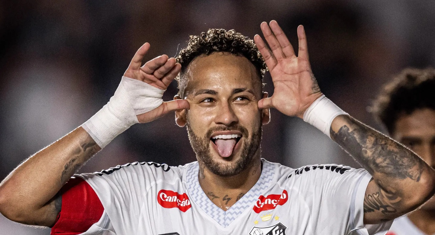 Neymar chega a Belém e mobiliza torcedores antes de decisão entre Remo e Santos