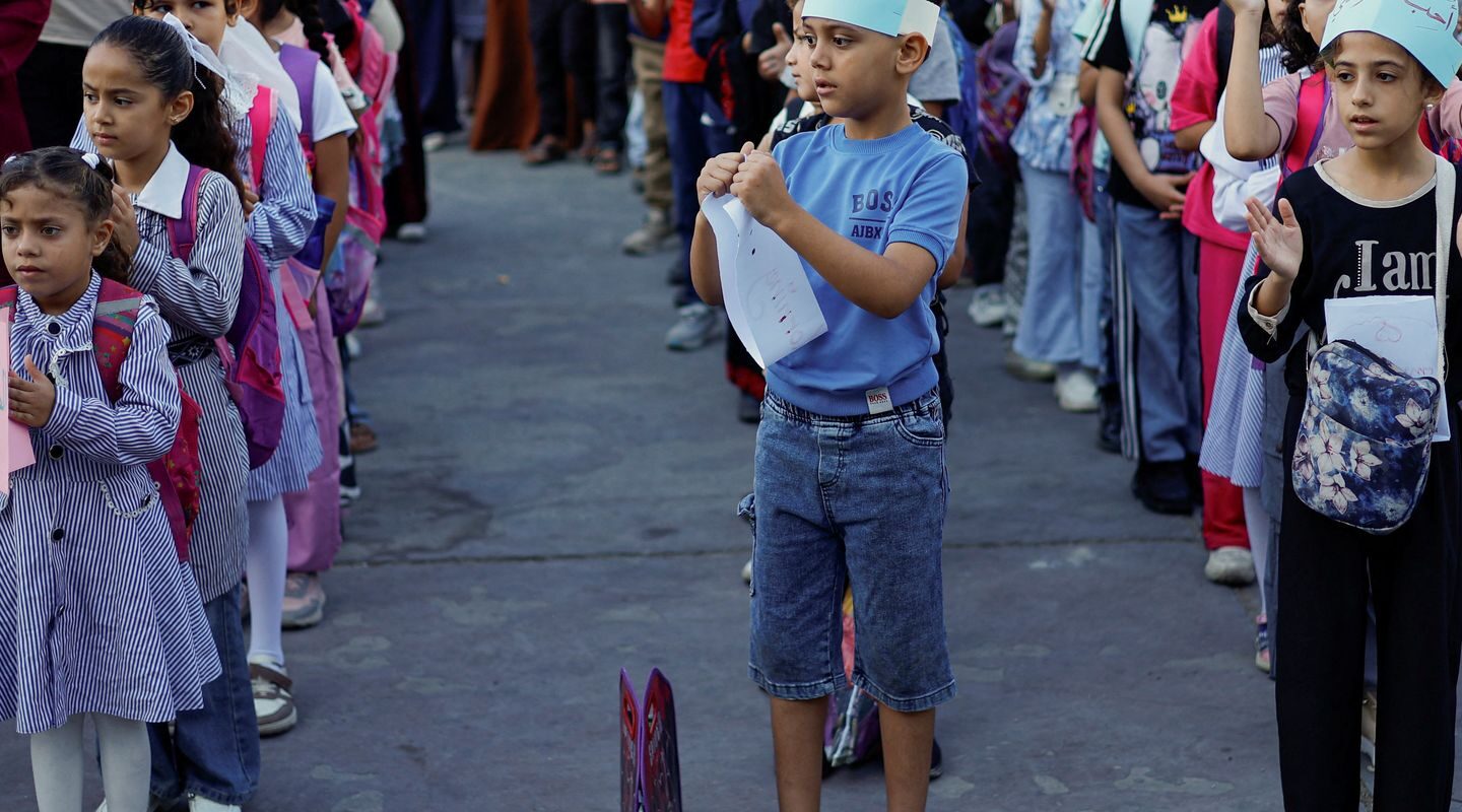 Alunos voltam às aulas presenciais em Gaza depois de três anos