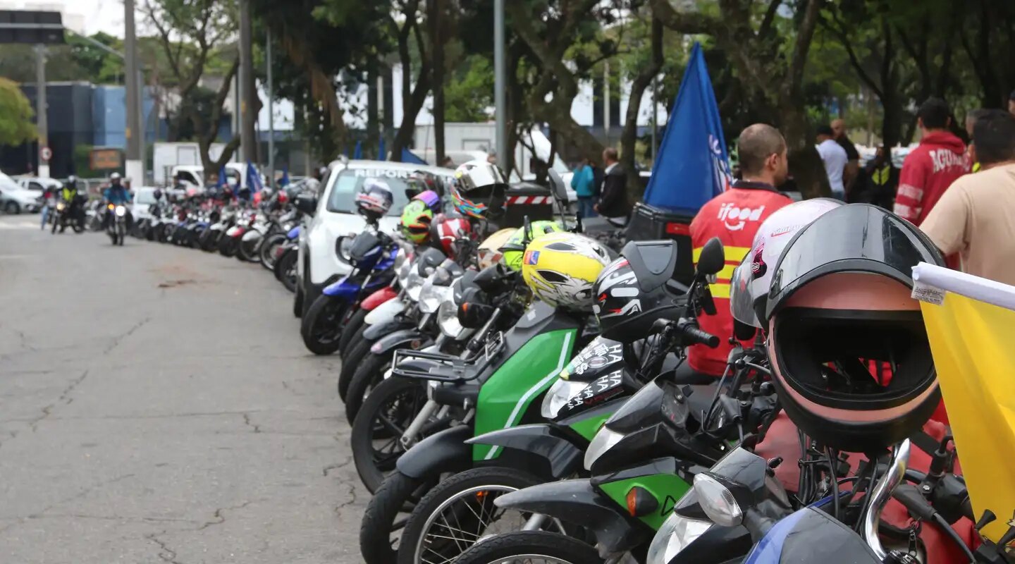 Apenas 1 em cada 5 motociclistas de app tem cobertura previdenciária