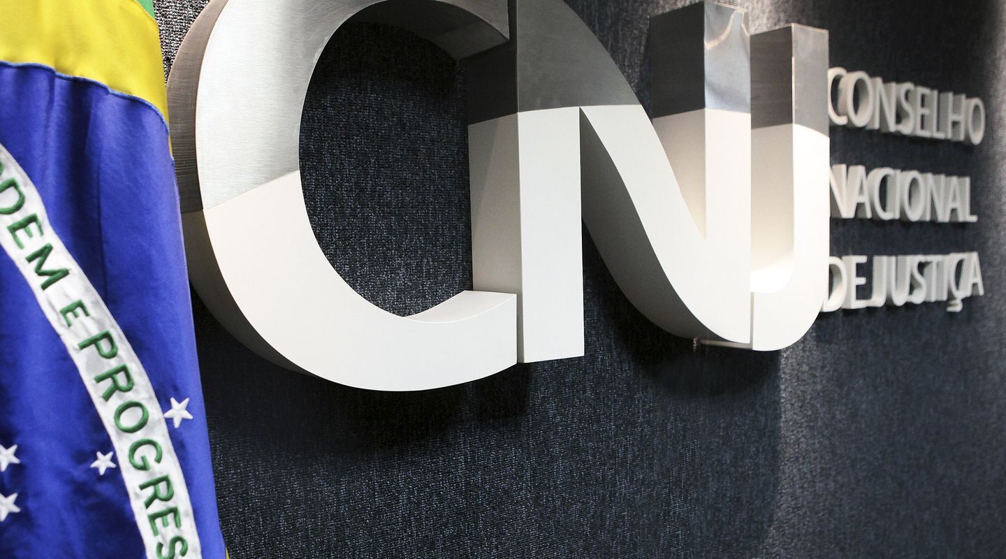 CNJ faz operação em gabinete de desembargador ligado a Nunes Marques