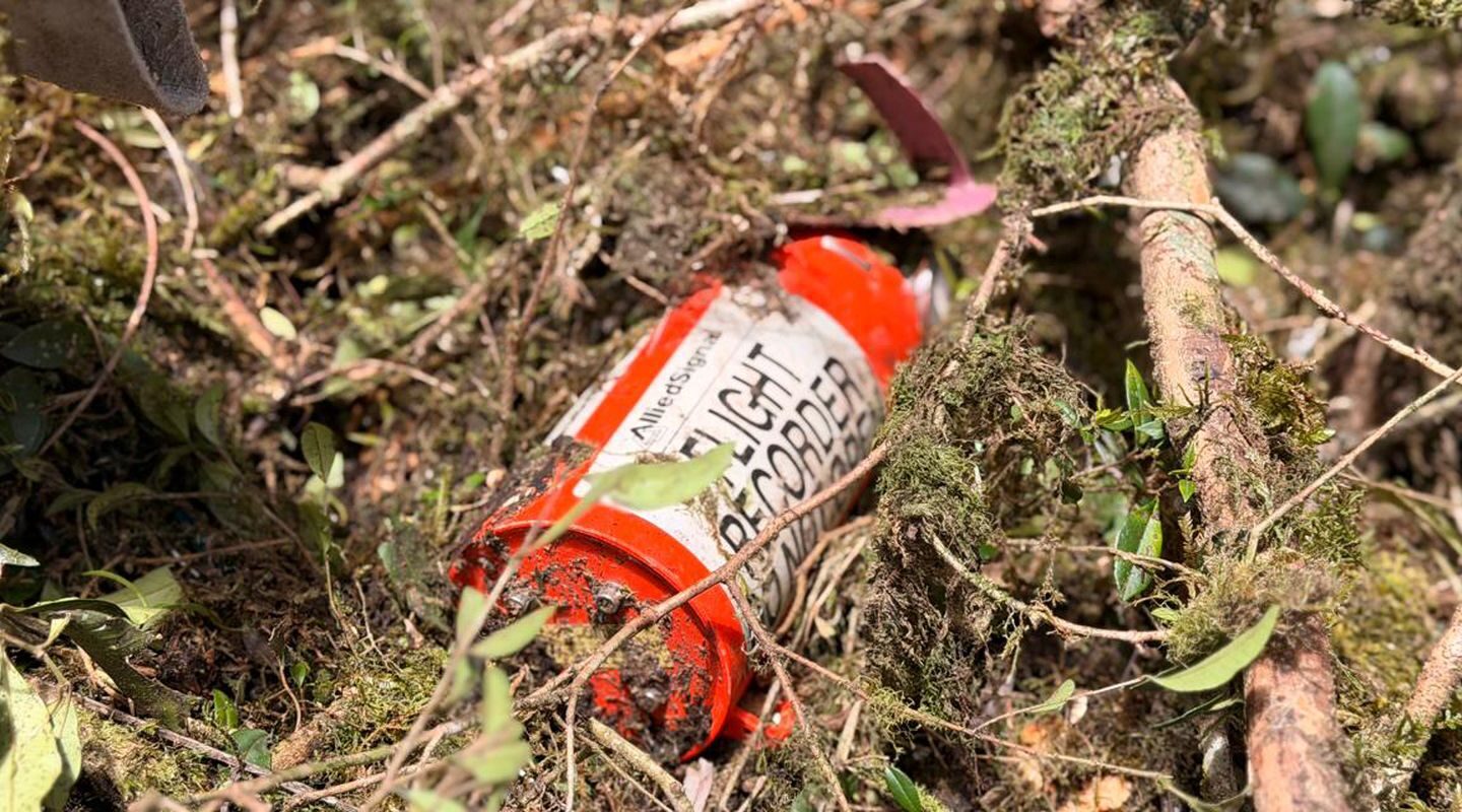 Cenipa recupera caixa preta de helicóptero que levava cantor Rick