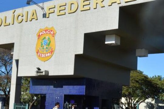 Delegados criticam afastamento de chefe da PF por decisão monocrática