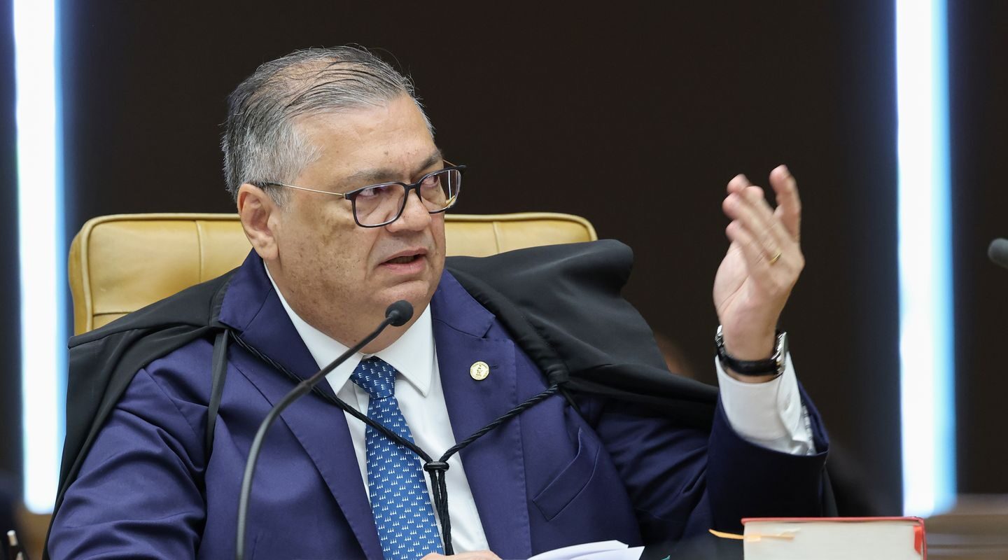 Dino e Zanin votam para julgar Moraes e Mendonça na mesma sessão