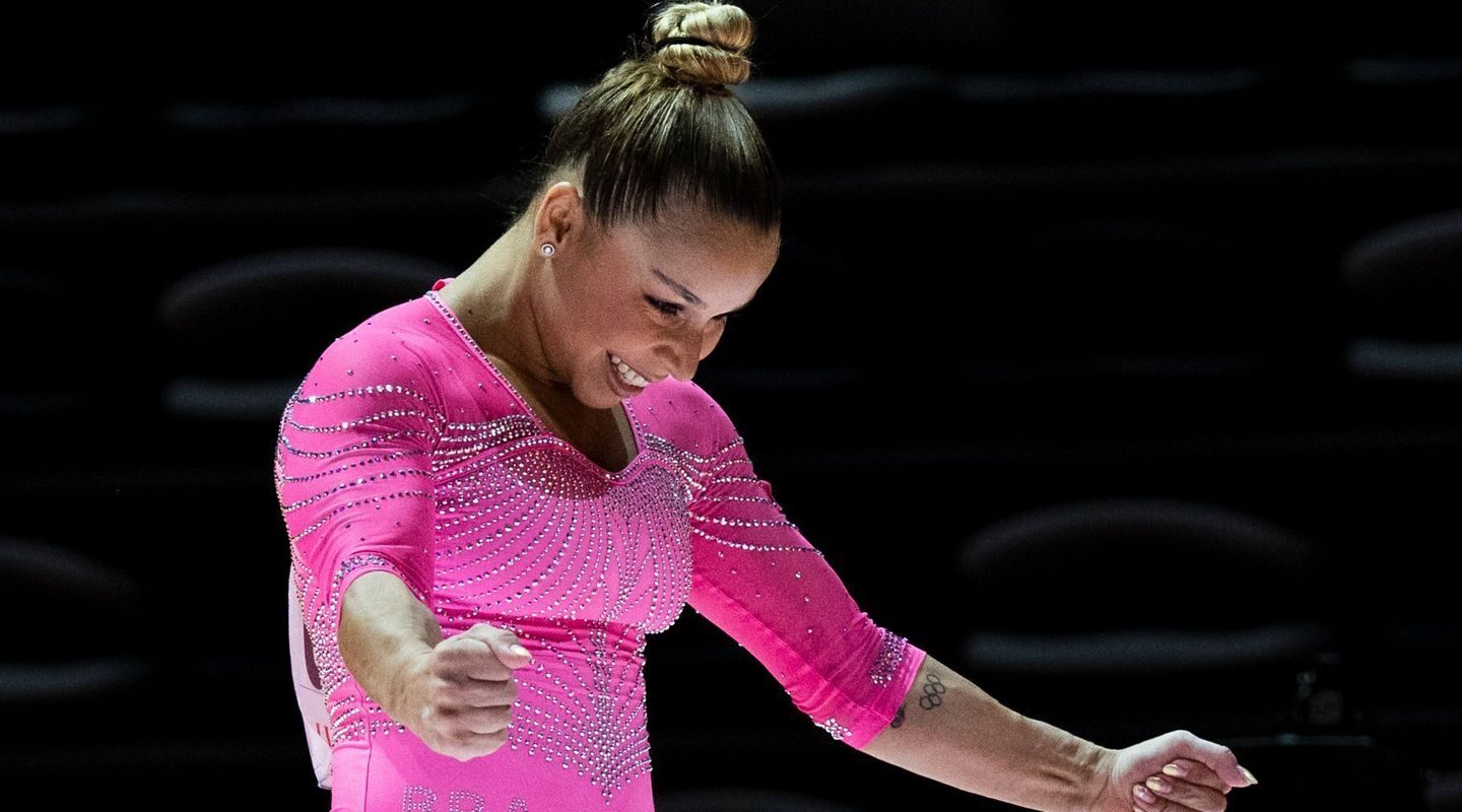 Flávia Saraiva é ouro nas assimétricas da Copa do Mundo de ginástica