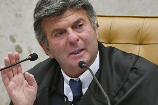 Fux dá 15 dias para União e BC responderem sobre empréstimo ao BRB