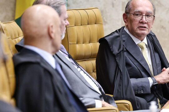Gilmar reforça a Fachin pedido de acesso integral a celular de Vorcaro