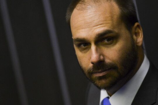 STF condena Eduardo Bolsonaro por difamar deputada Tábata Amaral