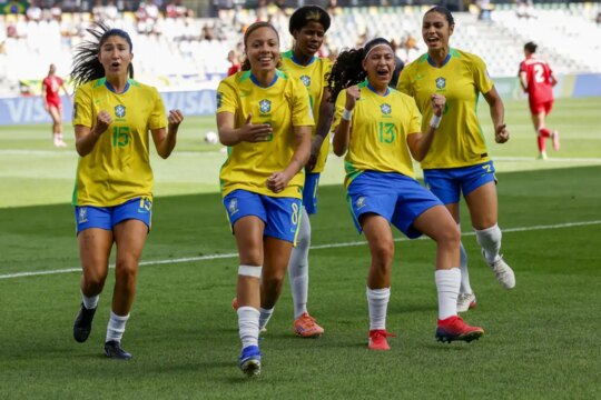 Seleção feminina derrota Canadá e avança às oitavas do Mundial Sub-20