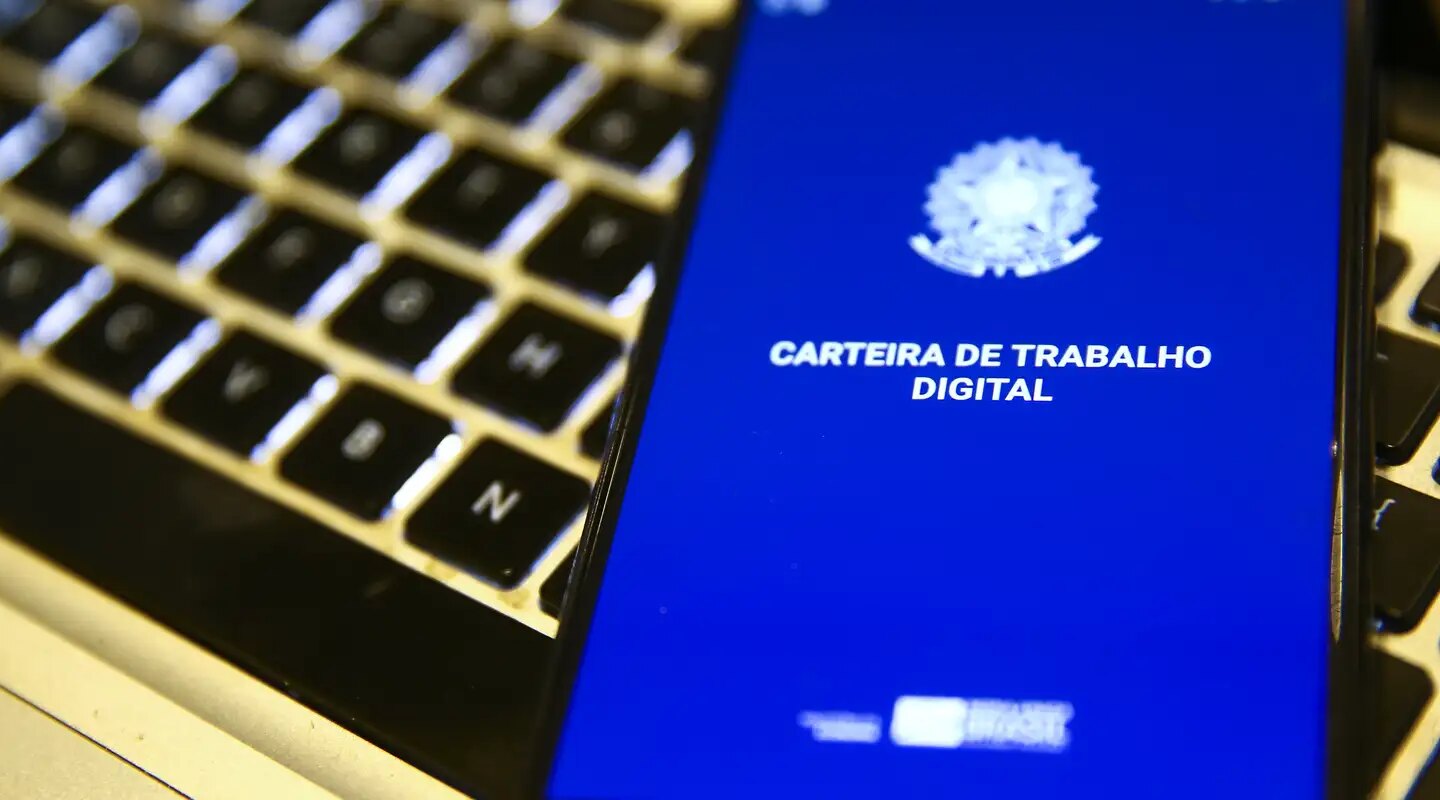 Taxa de desemprego cai para 5,3%, a menor para o trimestre até agosto
