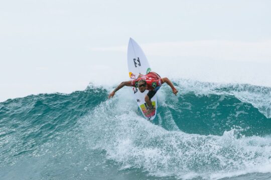 WSL exclui etapa de Abu Dhabi do circuito mundial de surfe deste ano