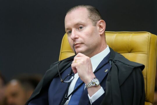 Zanin: não dá para investigar Moraes sem julgar atos de Mendonça