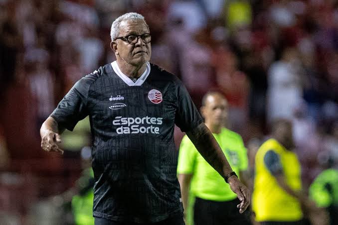 Hélio dos Anjos deixa o Náutico após sequência ruim e desgaste nos bastidores