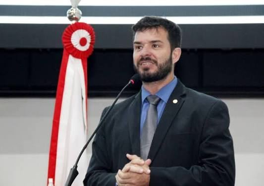 Fábio Figueiras ganha destaque em levantamento sobre disputa por vagas na Alepa