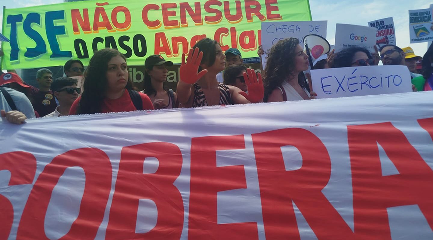 Caso Ana Clara: ativistas protestam no TSE contra decisão de Mendonça