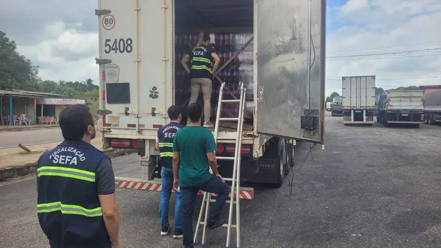 Sefa encontra oito toneladas de camarão em caminhão que declarava transportar sal no Pará