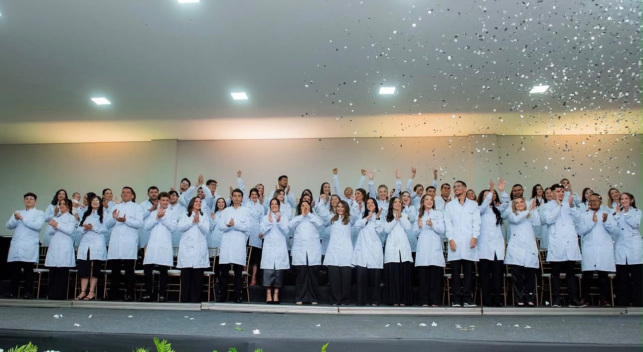 Estudantes de Medicina participam de Cerimônia do Jaleco em Altamira