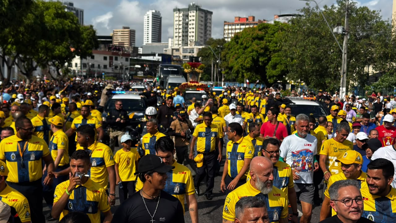 Imagem Peregrina estreia novo manto em procissão de mais de 50 km nesta sexta-feira (9)