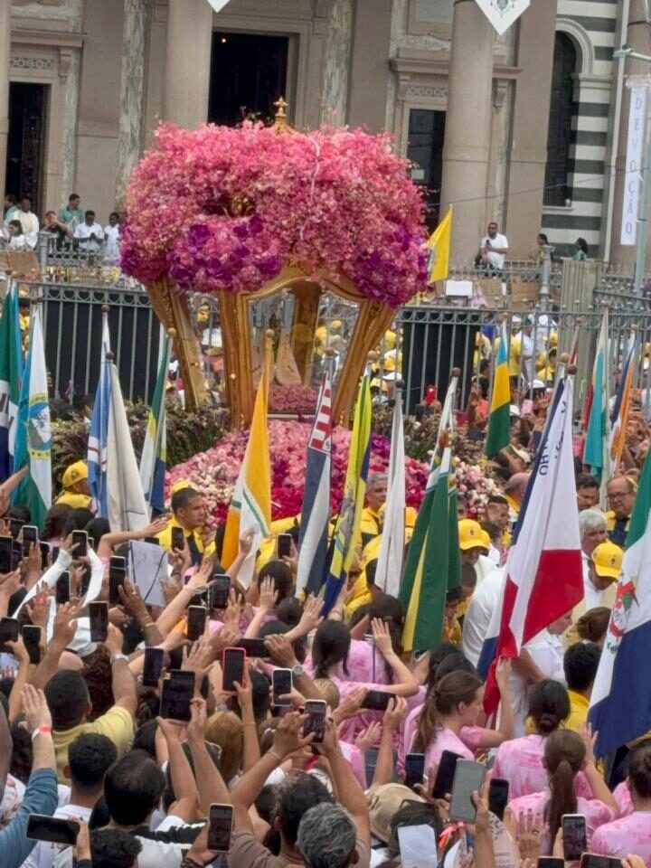 Berlinda chega à Praça Santuário e encerra a Grande Procissão do Círio 2026